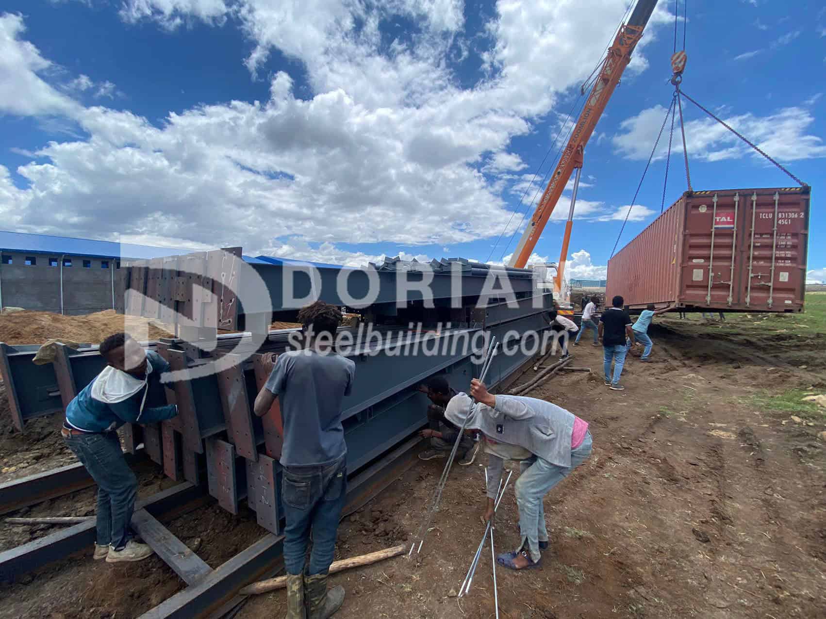 The assembly process of 1380sqm steel warehouse in Ethiopia 1