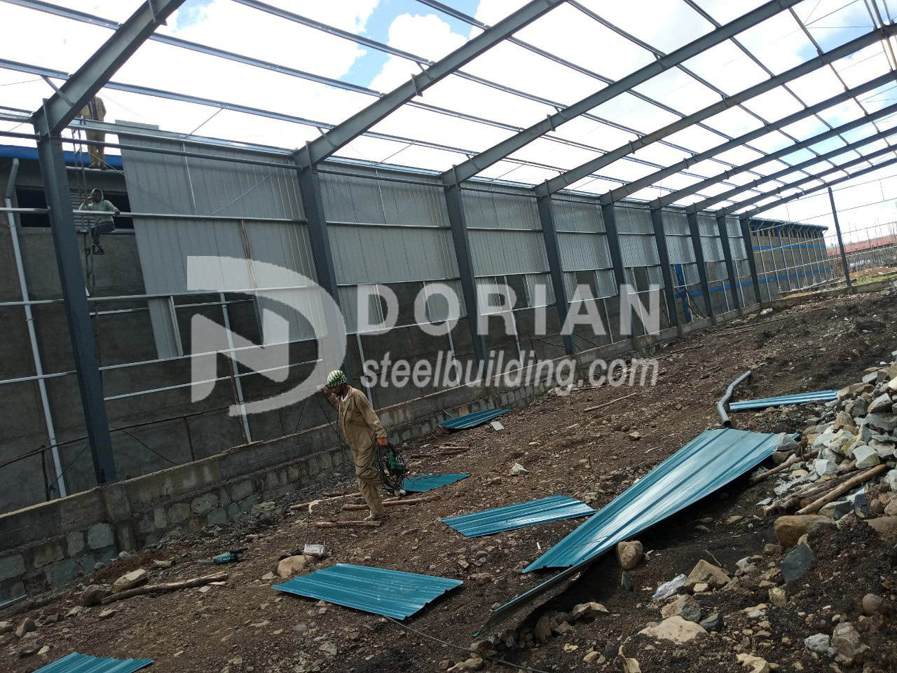 The assembly process of 1380sqm steel warehouse in Ethiopia 2