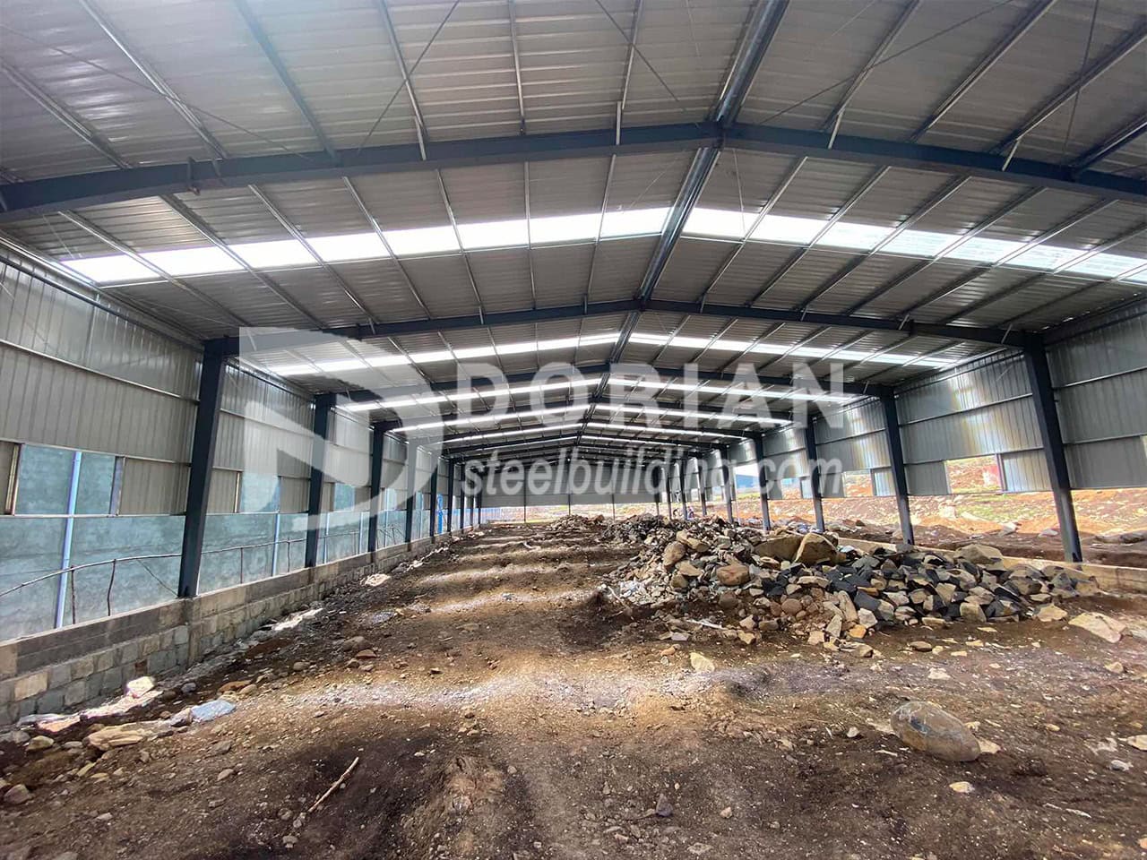 The assembly process of 1380sqm steel warehouse in Ethiopia 5