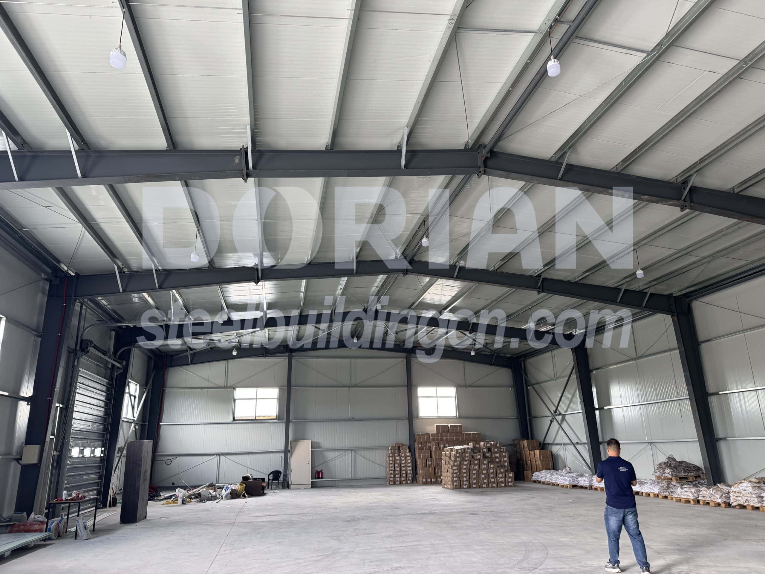 Large Steel Structure Warehouse Interior