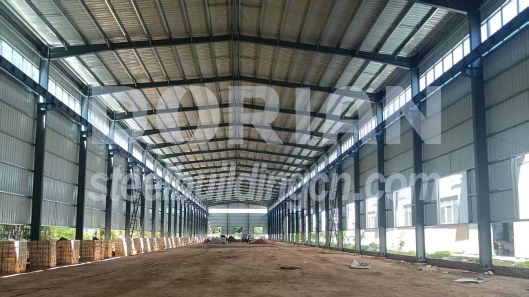 Large Steel Structure Workshop Interior